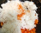 Foto langkah ke 4 dari resep Nasi Goreng Merah dengan Udang.