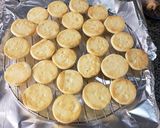 Foto del paso 5 de la receta: Alfajores de chocolate con manteca de maní