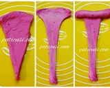 Hình bước làm 7 của món Bánh sừng trâu/con cua từ thanh long