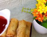 Foto langkah ke 5 dari resep Lumpia Isi Mie, Sosis dan Wortel.