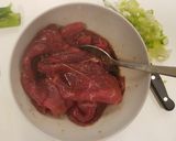 Foto del passaggio 3 della ricetta Fettine in salsa di soia - Neobiani (Seul)