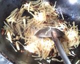 Foto langkah ke 6 dari resep Lumpia Rebung Ebi Goreng dan Rebung Ebi Selimut Dadar telur.