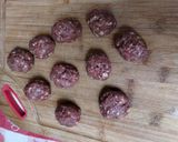 Foto del paso 1 de la receta: Albóndigas de carne de vacuno en salsa de tomates casera
