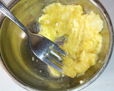 A picture of step 1 of Banana and pap.