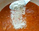 A picture of step 5 of Butter Chicken Bunny Chow.