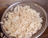A picture of step 4 of Poha Namkeen.