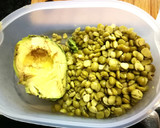 Foto del paso 1 de la receta: Crema de guisantes secos y aguacate - veggie