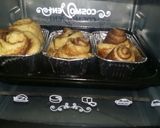 Foto langkah ke 4 dari resep Cinnamon roll with cream cheese glaze.