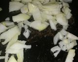 Foto del paso 1 de la receta: Salsa blanca de jamón, queso y Cebolla