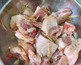 Hình bước làm 2 của món Vịt kho gừng sả