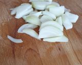A picture of step 1 of Apple and Blood Sausage Tarte Tatin.
