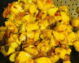 A picture of step 4 of Chatpate Tamatar Aloo.