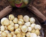 A picture of step 4 of Roasted Makhana.
