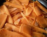 Foto del paso 4 de la receta: Cintas de zanahoria y calabacín amarillo...😜🥒🥕🍝🍜🥗🥙