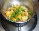 A picture of step 3 of Aloo methi stuffed paratha.