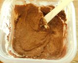 A picture of step 4 of Frozen chocolate yogurt.