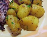 A picture of step 3 of Pan grilled chicken with garlic potatoes.