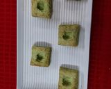 A picture of step 1 of Biscuit Bhel.
