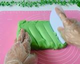 Foto langkah ke 4 dari resep Mochi Pandan Isi Kacang.