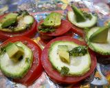 Foto del paso 7 de la receta: Rodajas de zuquini, jamón, palta - tomate, albahaca y algo más.