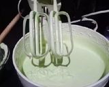 Foto langkah ke 2 dari resep Bolu kukus pandan lembut.