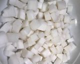 Hình bước làm 1 của món Chè trân châu dừa hạt sen
