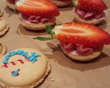 Foto del paso 7 de la receta Macarons rellenos de fresa fresca y buttercream