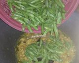 Foto langkah ke 4 dari resep Tumis Buncis Usus Ayam.