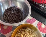 Foto del paso 1 de la receta: Galletas de Harina de Almendras con nueces / chips de chocolate