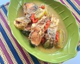 Foto langkah ke 5 dari resep Lodeh Ikan Patin dan Tomat hijau.