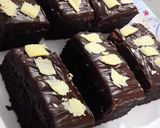 A picture of step 7 of Chocolate truffle brownies.