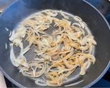 Foto del paso 3 de la receta: Filetes de seitán en salsa de cebolla y bebida de Almendras