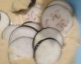 A picture of step 2 of Baingan ke pakorey.