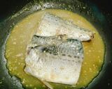 Foto langkah ke 4 dari resep Saba Miso (Simmered Mackerel in Miso Sauce).
