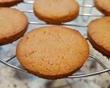 Foto del paso 8 de la receta Galletas de turrón bañadas en chocolate blanco