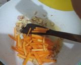 Foto langkah ke 4 dari resep Tumis toge tahu wortel.