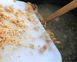 Foto del paso 3 de la receta: Consomé con fideos maní y champiñones