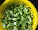 Hình bước làm 1 của món Canh cá rô khổ qua
