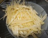 A picture of step 1 of Fried Green Papaya.