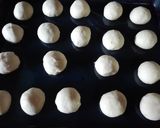 Foto del paso 4 de la receta: Miguelitos o Pan de leche