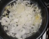 Une image de l'étape 1 de Escalopes de porc gratinées aux oignons confits mozzarella.