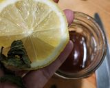 Foto langkah ke 2 dari resep Es Teh Lemon Mint.