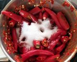 A picture of step 2 of Ripened red chillies chutney.