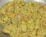 A picture of step 3 of Peper (Raw Papaya) shukto.