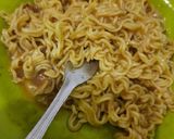 Foto langkah ke 2 dari resep Sosis gulung mie mudah.