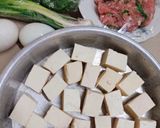 Hình bước làm 1 của món Tàu hủ non hấp trứng