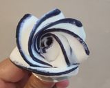 A picture of step 1 of Two tone cream rose.