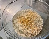 Une image de l'étape 1 de Dôme de riz au safran et persil.