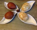 Hình bước làm 3 của món Trứng kho hồng trà kiểu Tàu