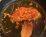 Foto del paso 4 de la receta: Chanterelles, espárragos verdes y butifarras guisadas a la catalana